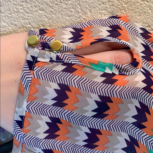 GAP : Graphic Print Blouse - Picture 4 of 7